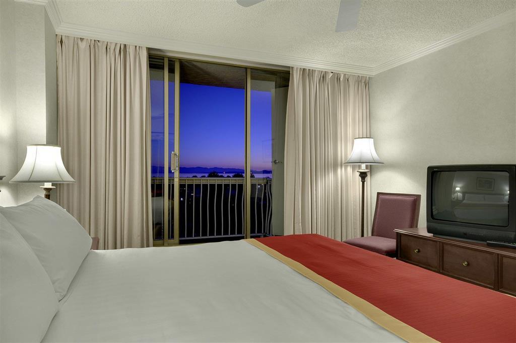 Harbour Towers Hotel & Suites Victoria Phòng bức ảnh