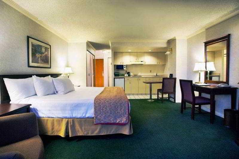 Harbour Towers Hotel & Suites Victoria Ngoại thất bức ảnh