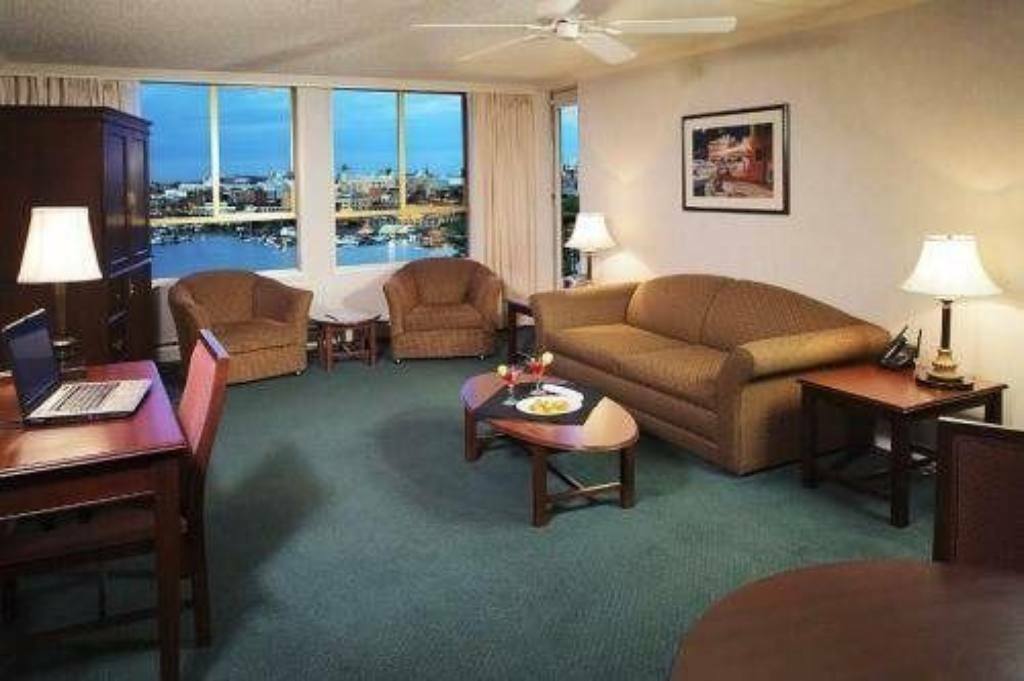 Harbour Towers Hotel & Suites Victoria Ngoại thất bức ảnh