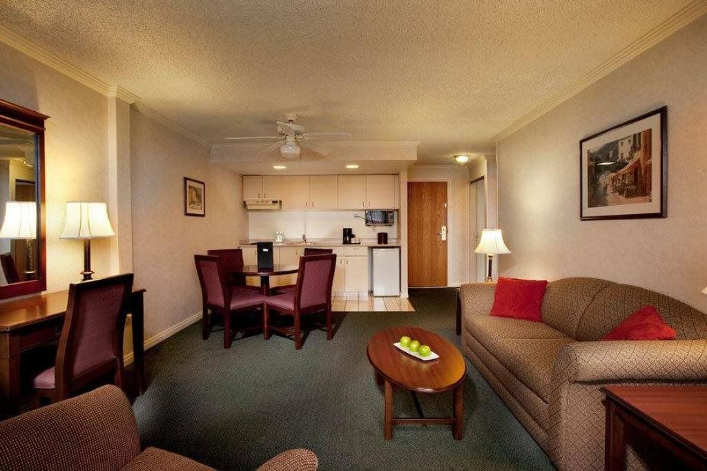 Harbour Towers Hotel & Suites Victoria Ngoại thất bức ảnh