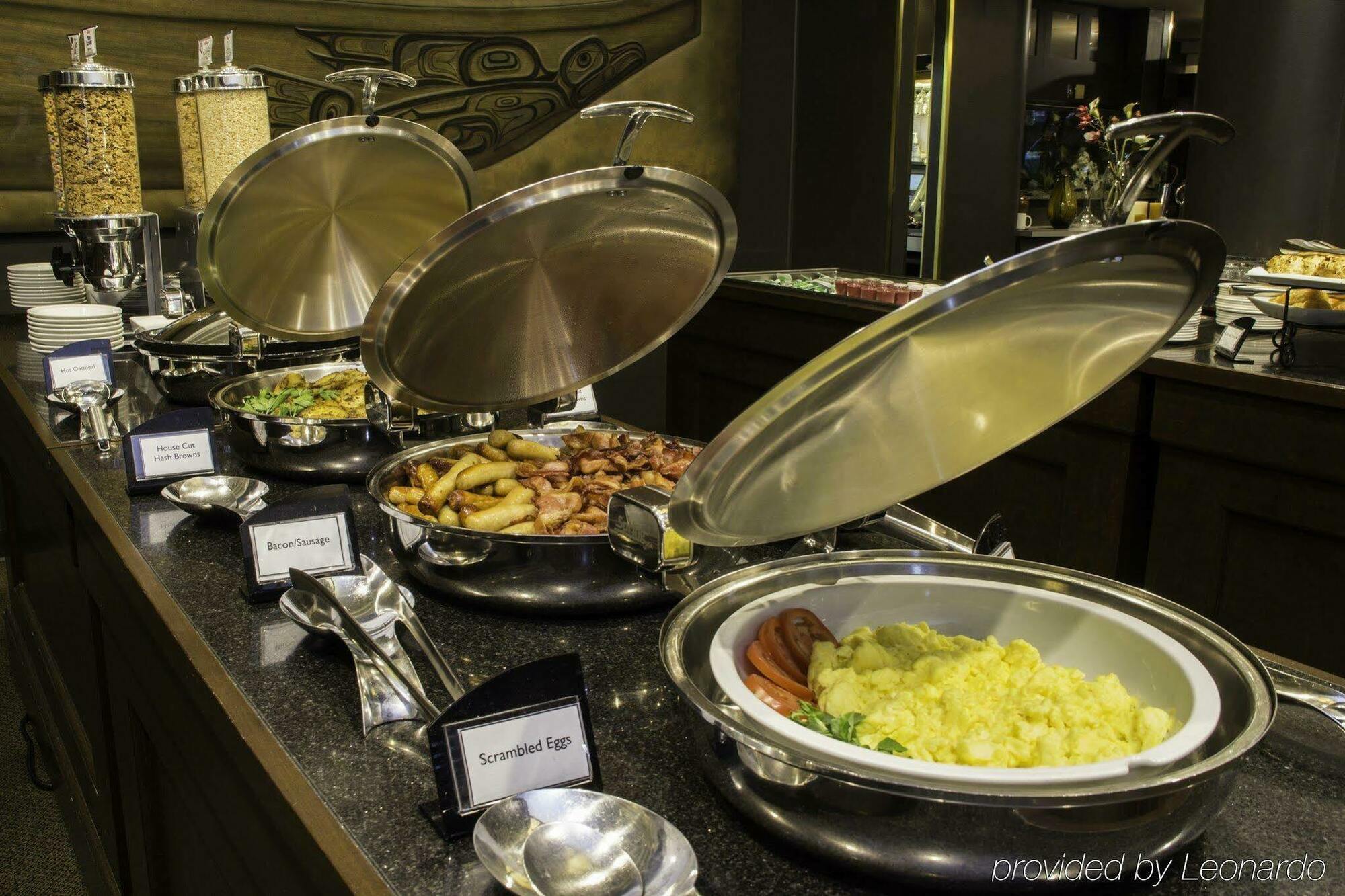 Harbour Towers Hotel & Suites Victoria Ngoại thất bức ảnh